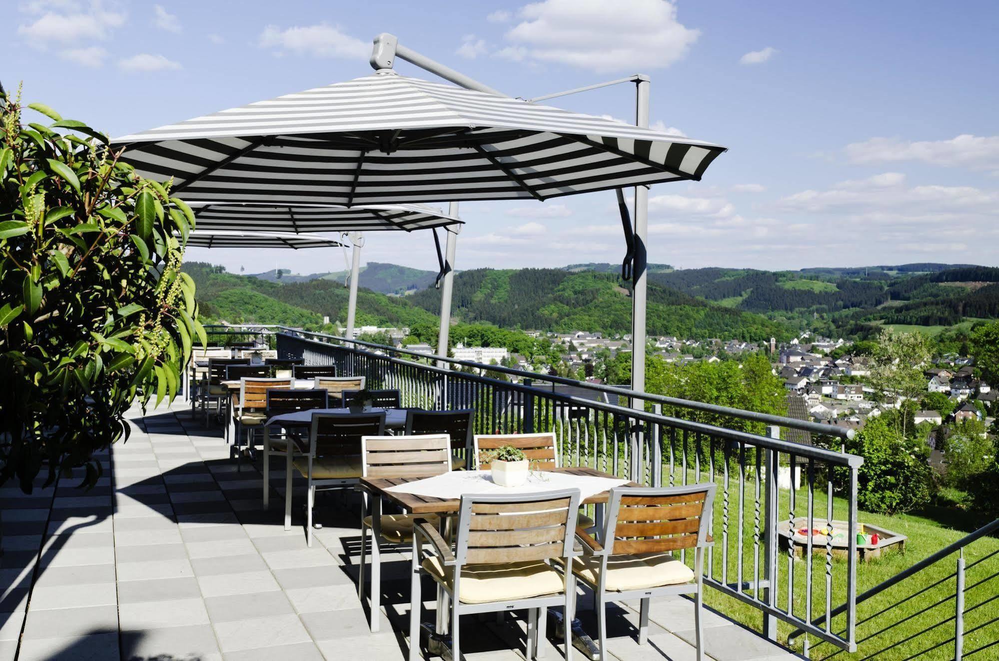 Phoenix Hotel Bergneustadt Esterno foto